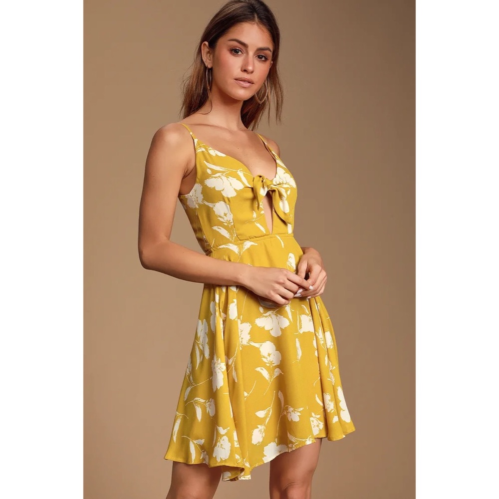 Lulu’s Yellow Floral Print Tie-Front Skater Dress